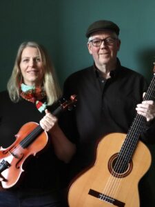 Yonder Duo mit Angelika Rusche-Göllnitz (Geige) und Olaf Wiesner (Gitarre)